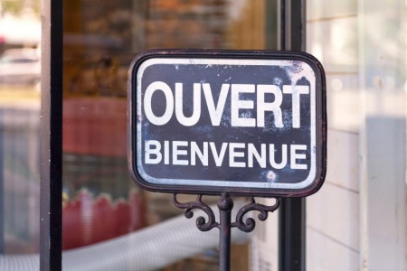 Comment choisir des enseignes publicitaires qui captent l'attention ?